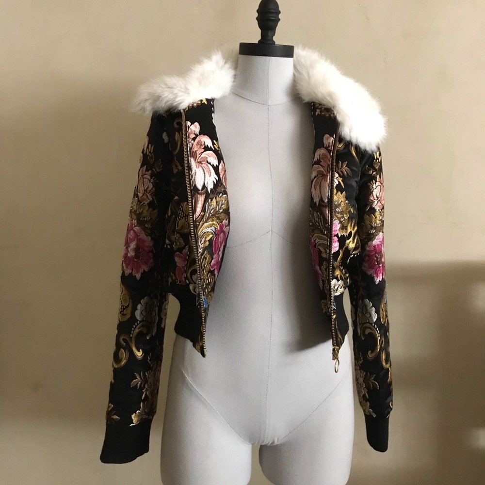 Floral Brocade Jacket with Faux Fur Collar - Picture 6 of 11
